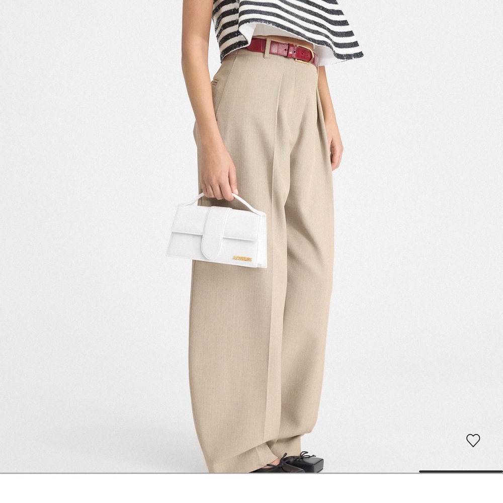 Jacquemus Chic White Bag with Gold Detail - Picture 7 of 16